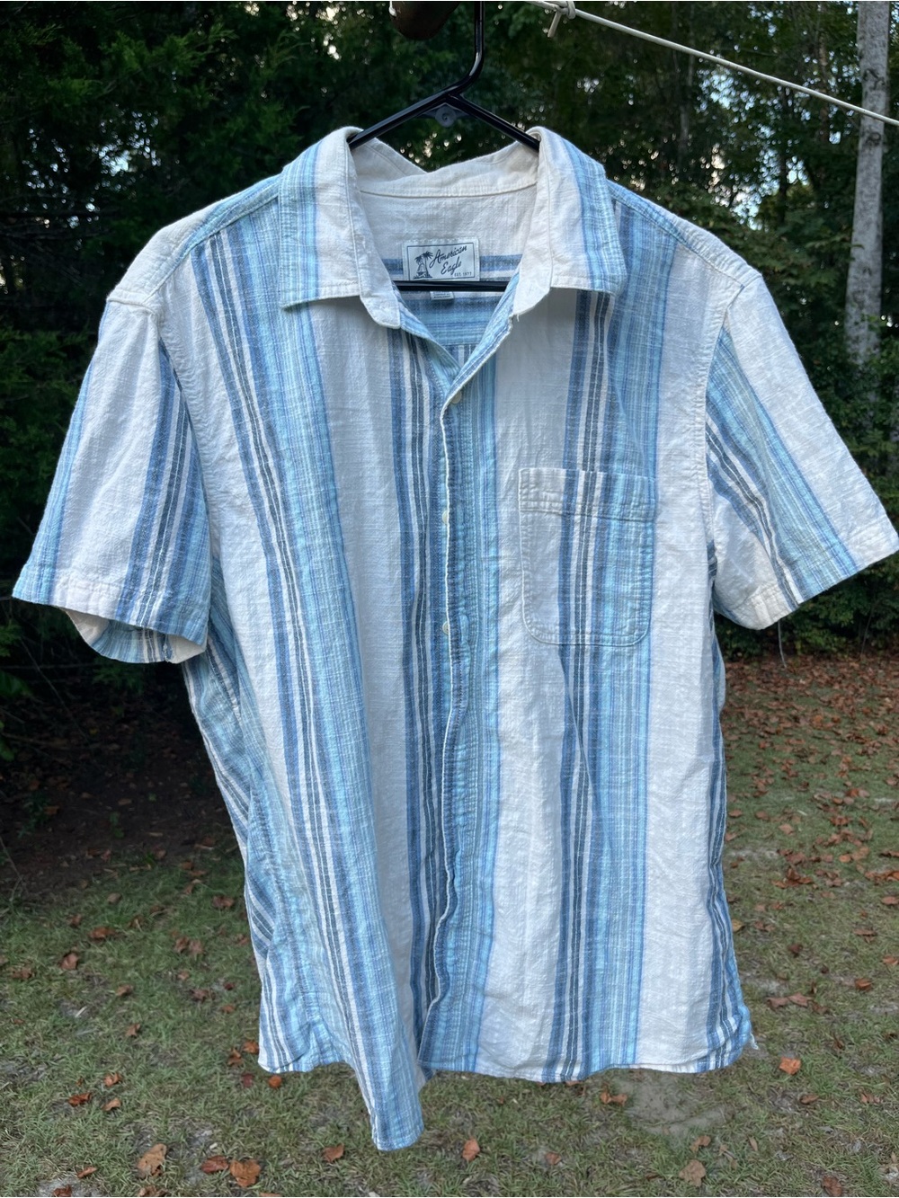 Men's Short-Sleeve Button-Up Shirt in Light Blue Stripe